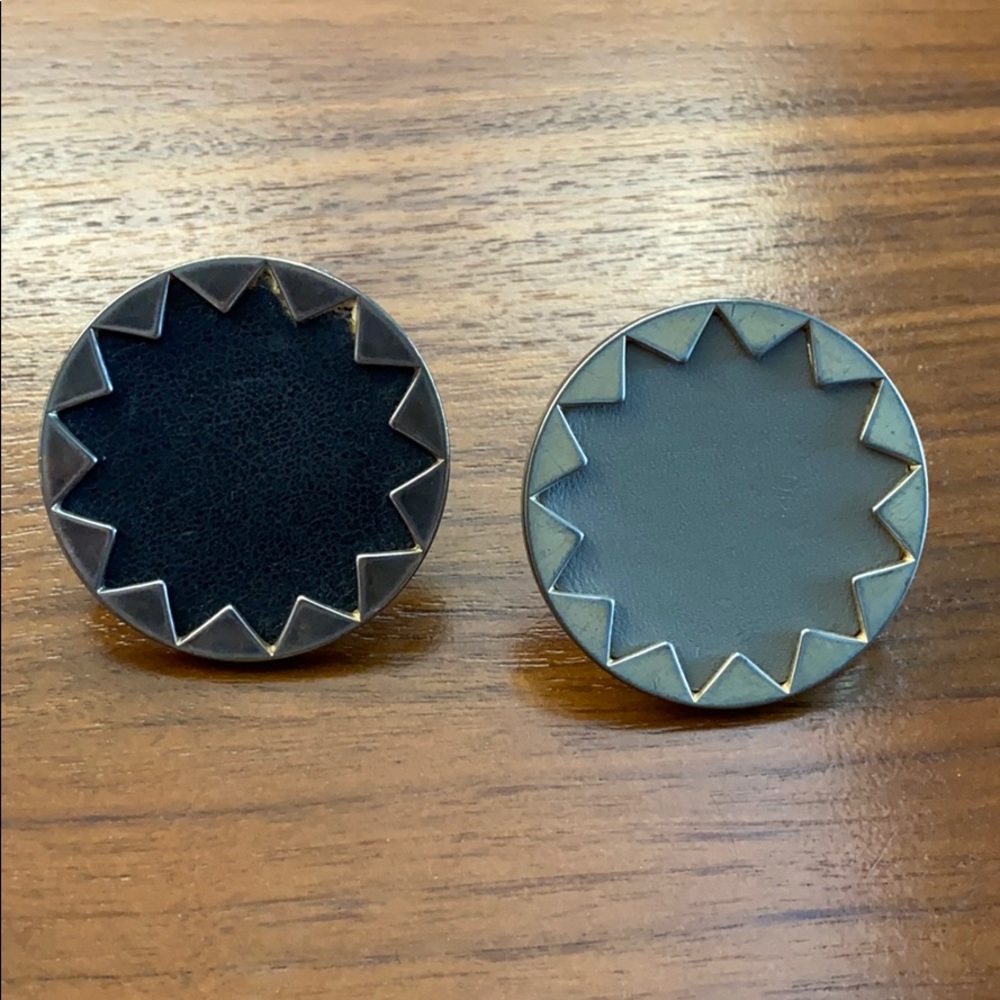 House of Harlow starburst rings in black and taupe